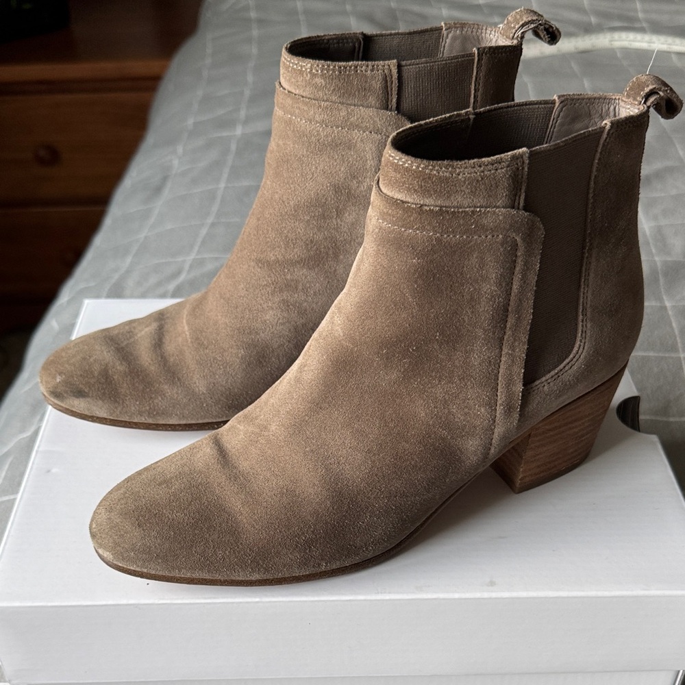 Vince Women's Grey Suede Ankle Boots